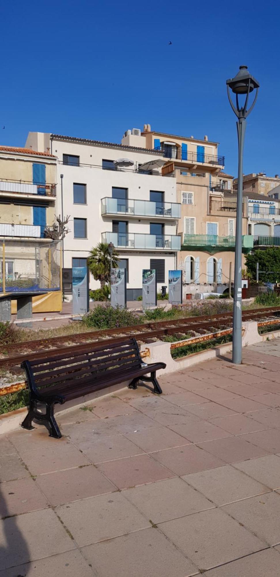 L'ambre * L'Ile-Rousse (Corsica)